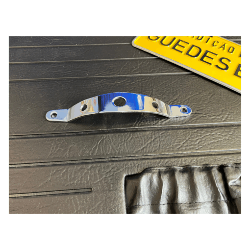 PUXADOR PORTA METAL CROMADO NA FORRAÇÃO (6)