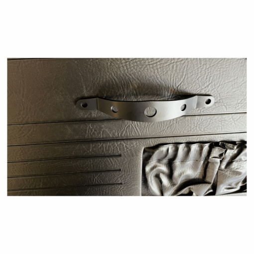 PUXADOR PORTA METAL PRETO NA FORRAÇÃO (6)